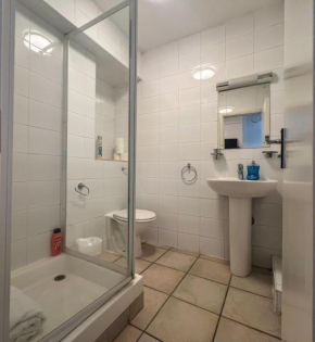 Prestigious Living Stunning 2 Bedroom Apartment in Mayfair H6